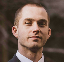 Thomas Whitfield, analyste en trading et spécialiste des marchés crypto, portrait